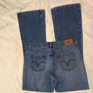 Levis Jeans Womens 4M 525 Bootcut Midrise Stretchy Medium Wash Blue 5 Pocket